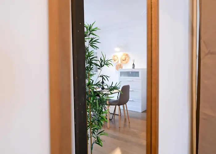 Haussmann Prestige Apartament *